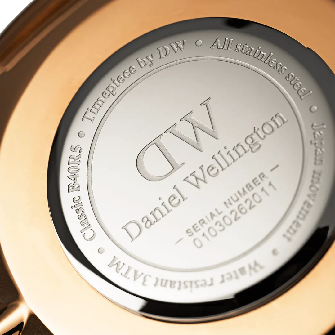 ساعة دانيال ولينغتون كلاسيكيه ميناء أسود و سوار جلد 40 مم